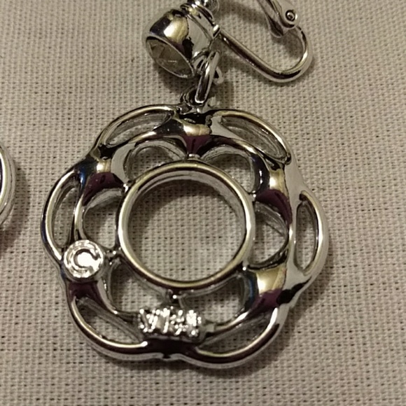 Vintage Sarah Coventry Swan Necklace and Earrings - Picture 4 of 6